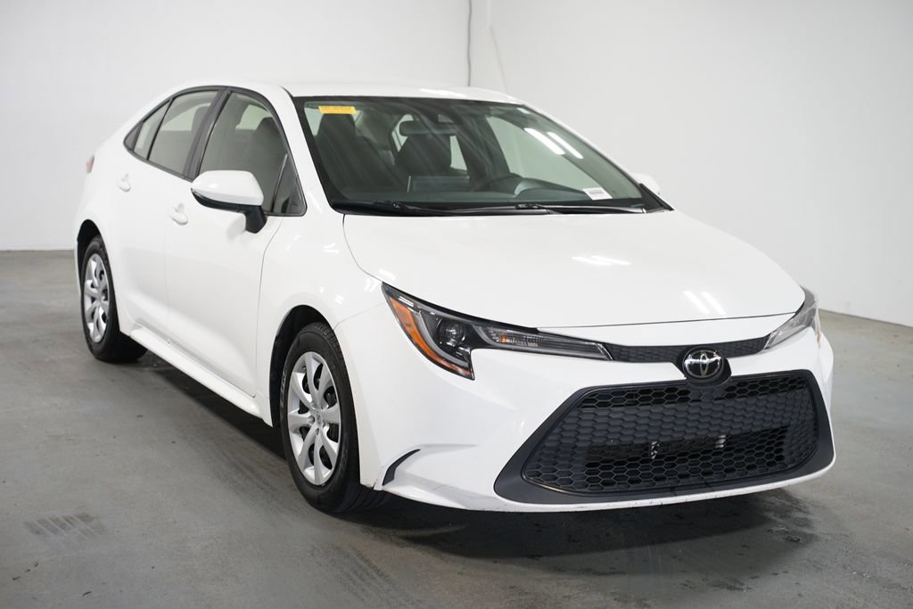Used 2020 Toyota Corolla LE image 3