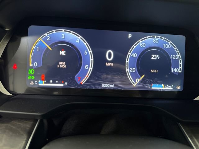 Used 2024 Jeep Grand Cherokee Limited w/ Luxury Tech Group II image 2