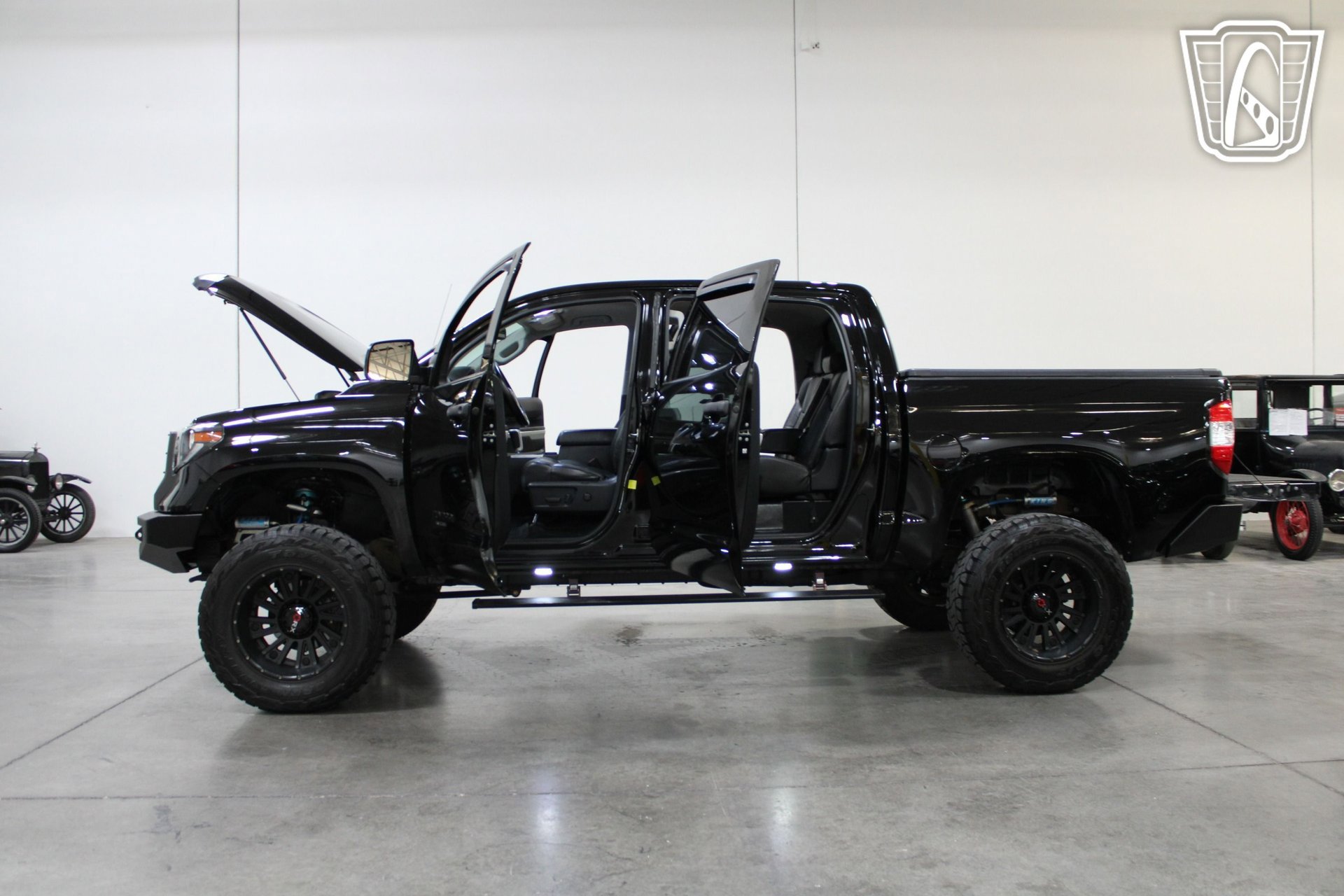 Used 2014 Toyota Tundra SR5 w/ TRD Off Road Package AWD/4WD image 39