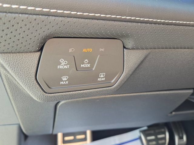 Certified 2025 Volkswagen Atlas SEL Premium R-Line AWD/4WD image 30