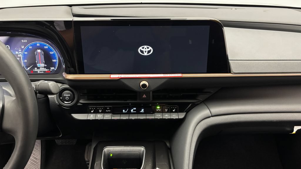 Used 2026 Toyota Crown AWD/4WD image 18