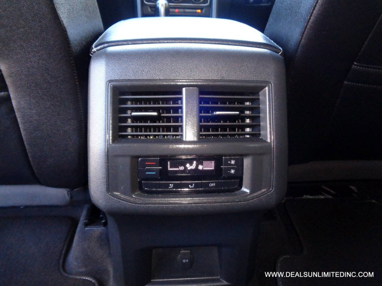 Used 2023 Volkswagen Atlas SE image 17