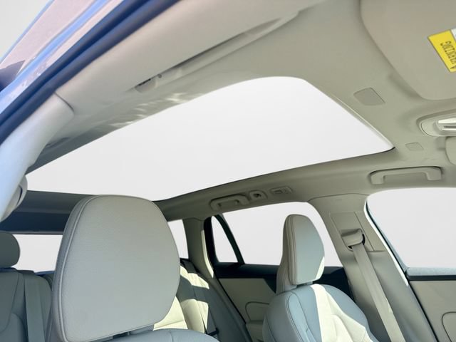 Certified 2026 Volvo V60 B5 Cross Country Plus w/ Protection Package Premier AWD/4WD image 19