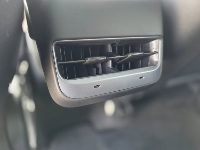 Used 2023 Tesla Model Y Long Range image 19