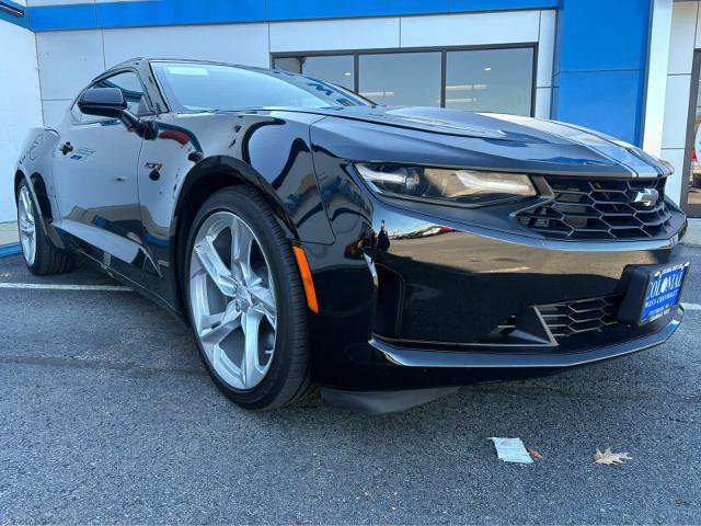 Used 2024 Chevrolet Camaro LT w/ Technology Package RWD image 3