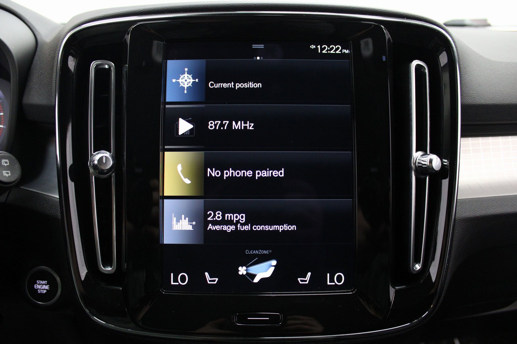 Used 2021 Volvo XC40 T5 Momentum image 44