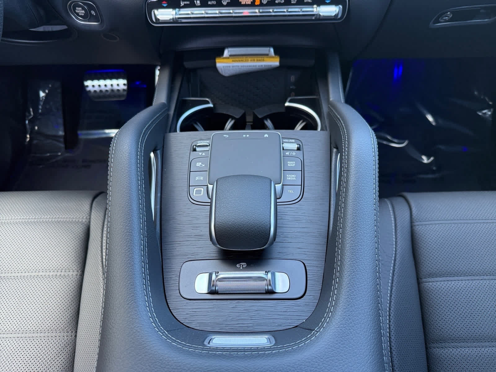 Used 2025 Mercedes-Benz GLS 580 4MATIC image 15