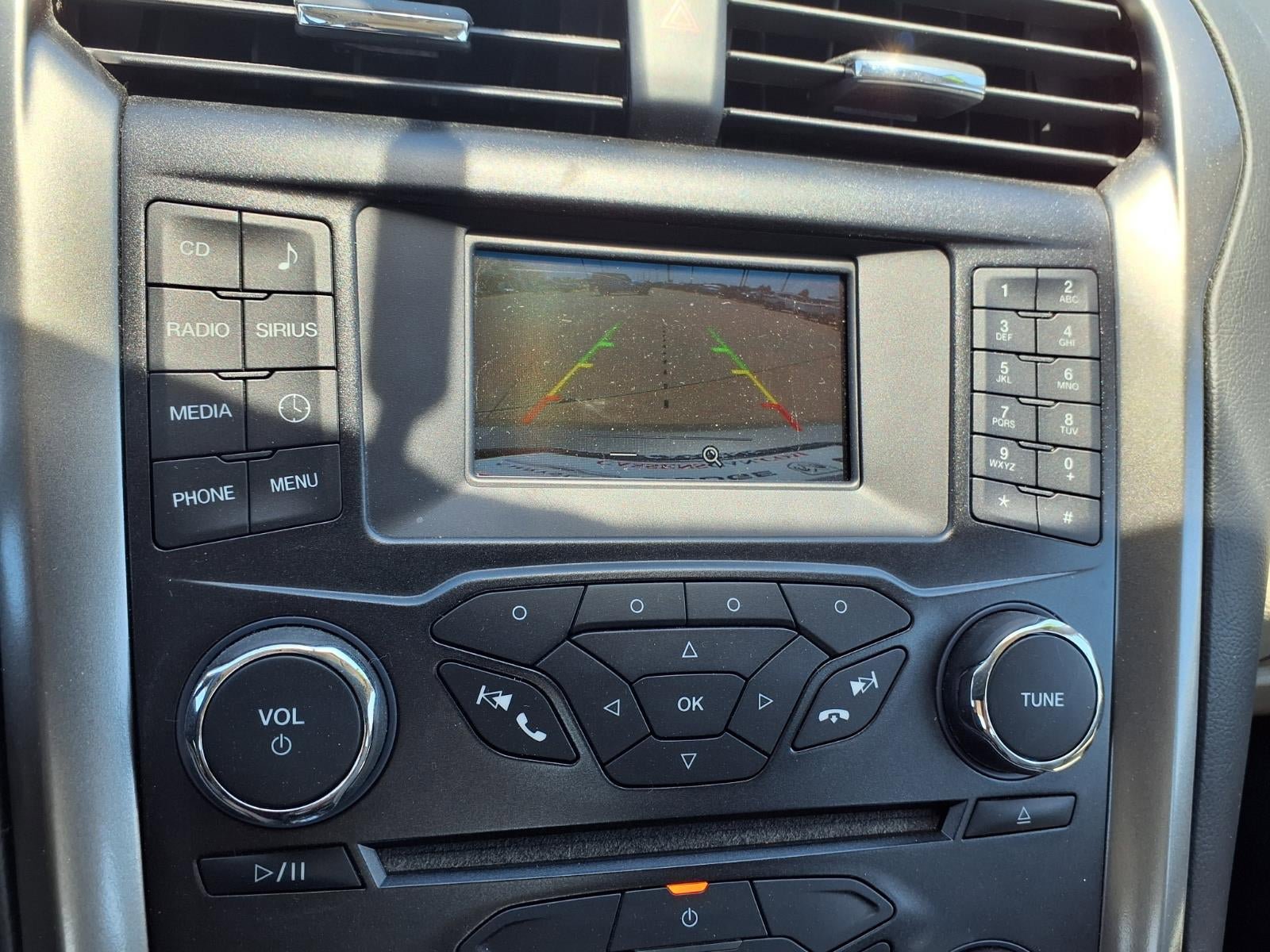 Used 2017 Ford Fusion SE FWD image 5
