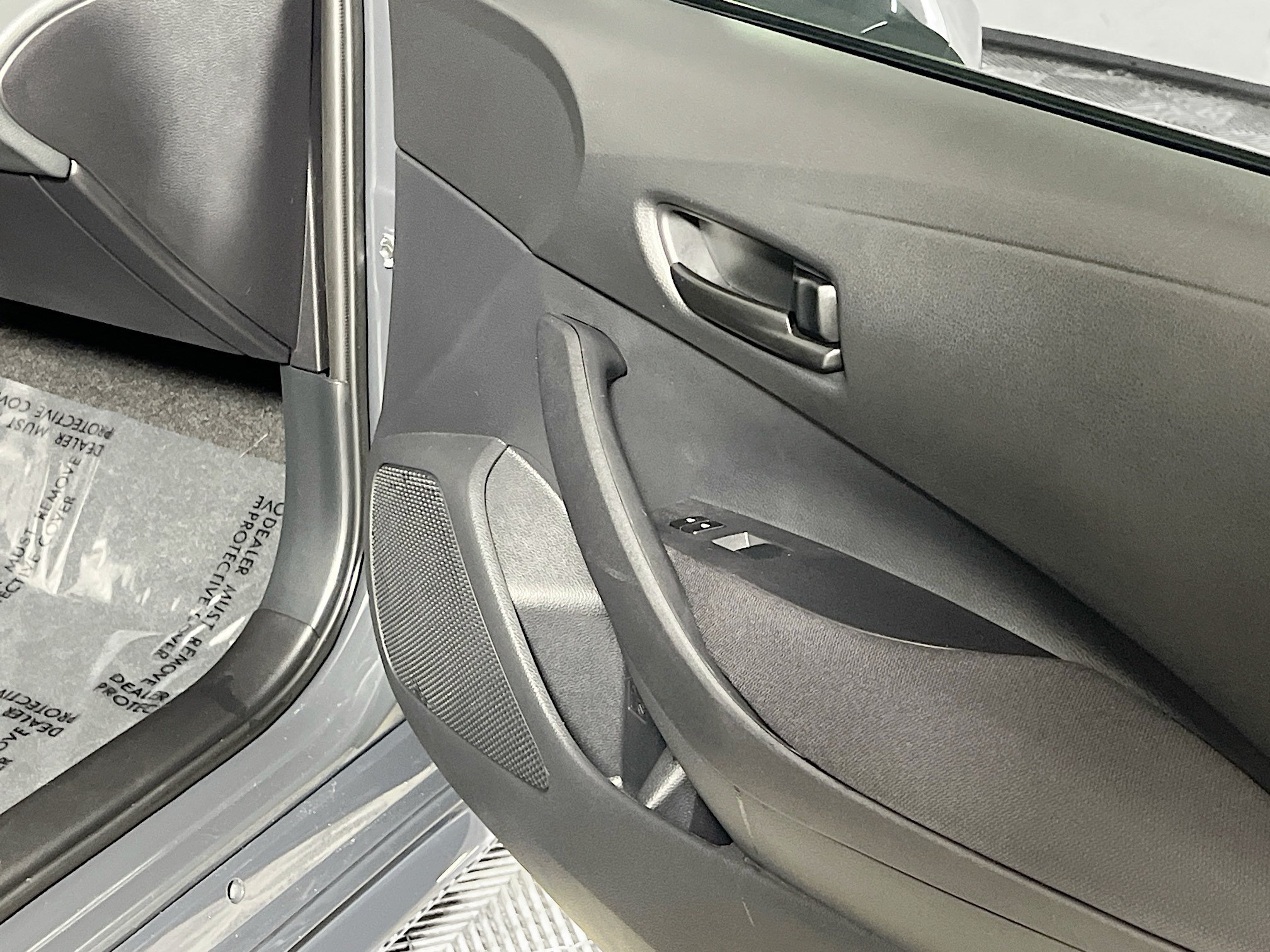 Used 2025 Toyota Corolla LE FWD image 32