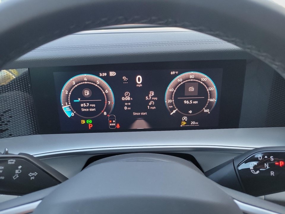 New 2026 Volkswagen Tiguan SE R-Line FWD image 11