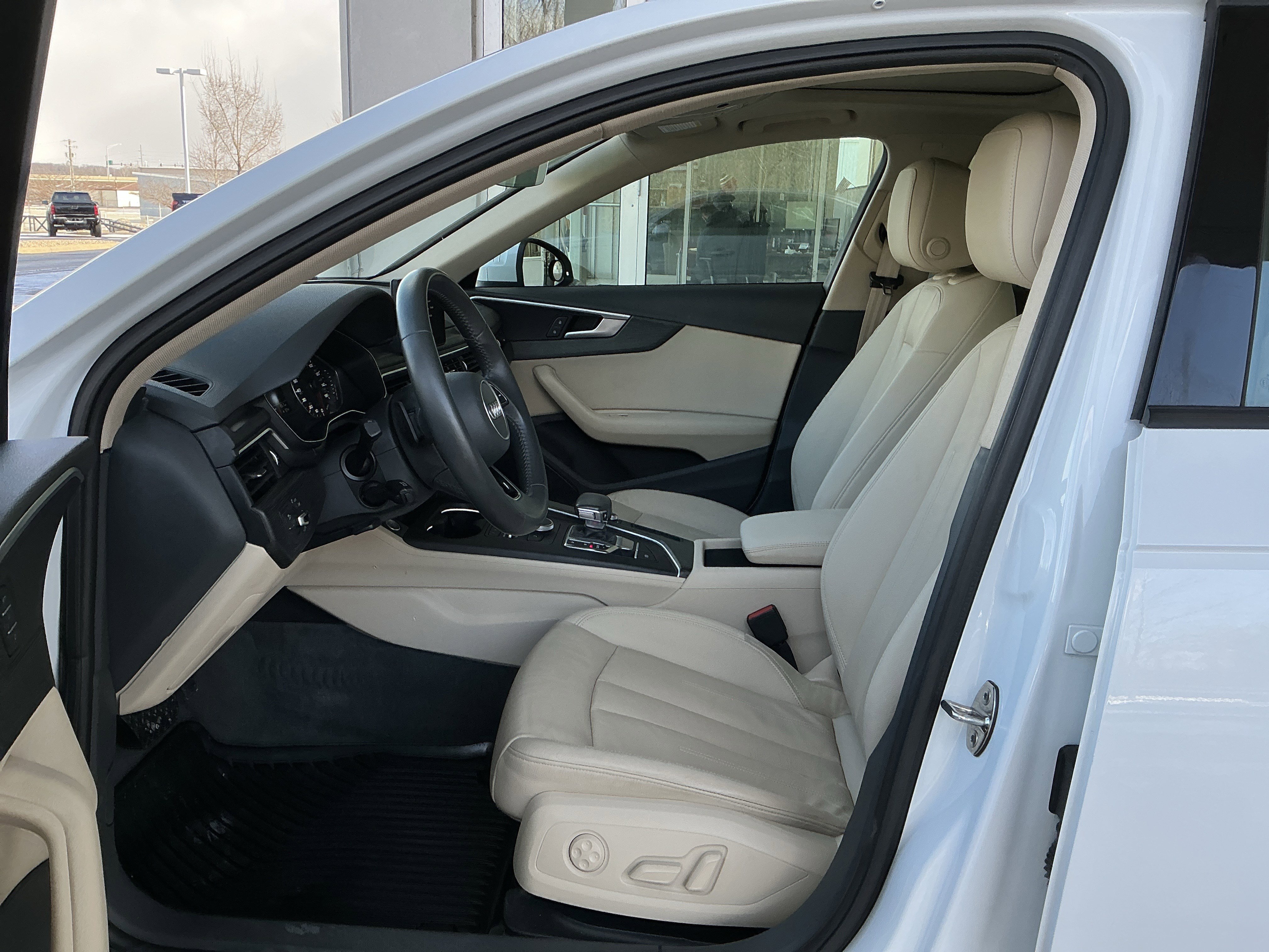 Used 2018 Audi A4 2.0T Premium w/ Convenience Package image 7