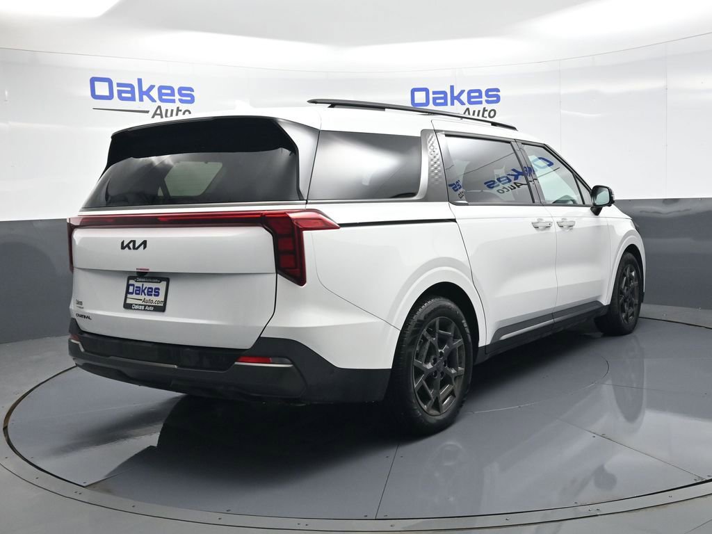 New 2025 Kia Carnival SX w/ SX Dark Edition Package image 8