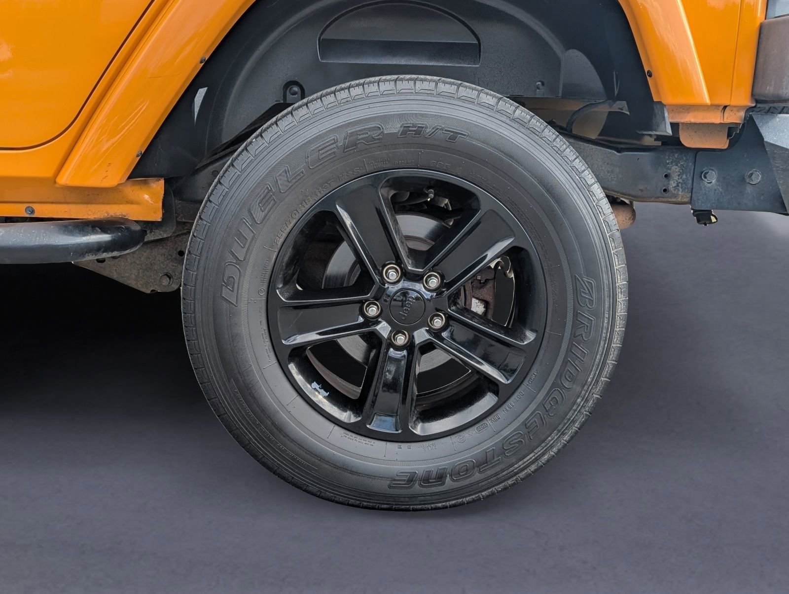 Used 2012 Jeep Wrangler Unlimited Sahara w/ Connectivity Group image 26