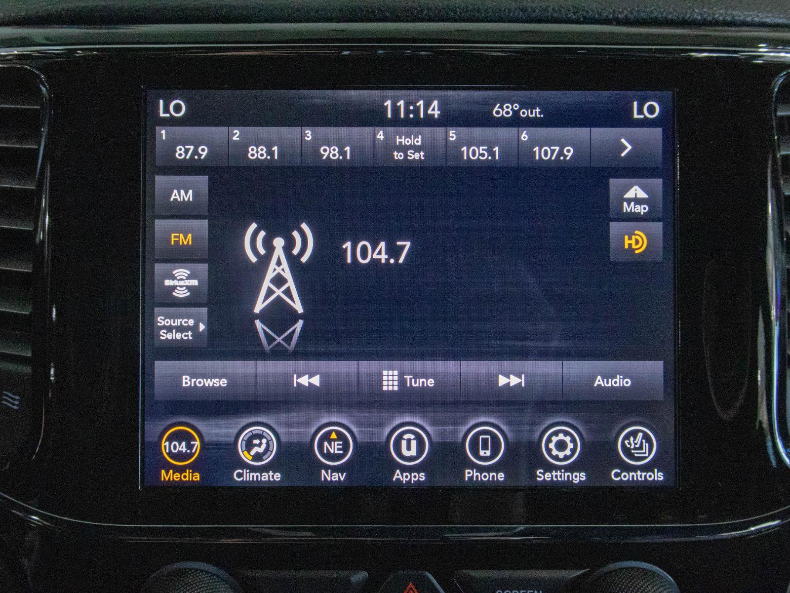 Used 2022 Jeep Grand Cherokee Limited image 9