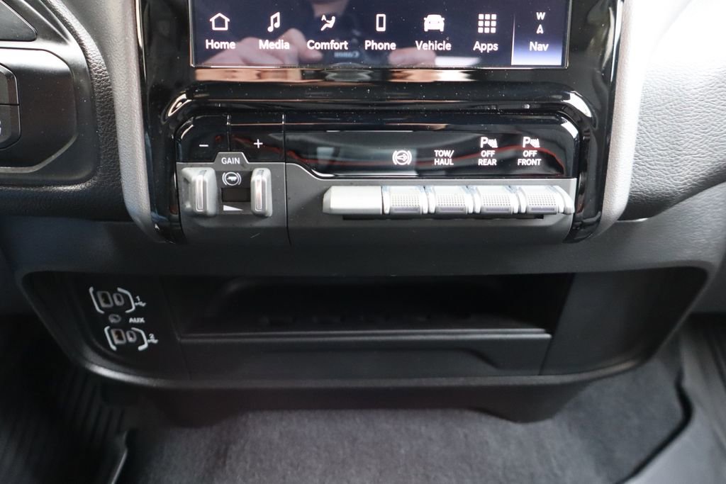 Used 2025 RAM 3500 Big Horn image 30