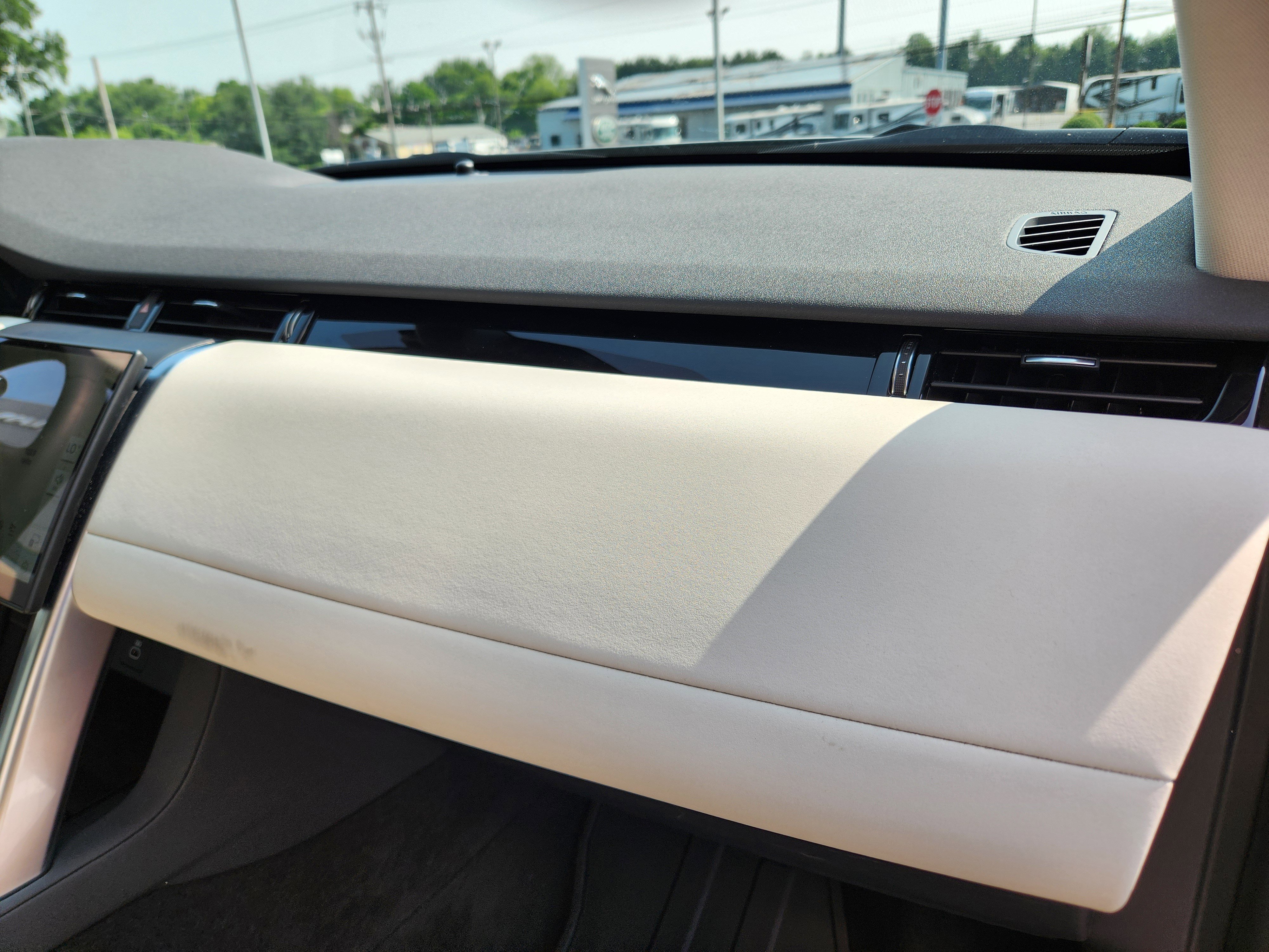 Certified 2025 Land Rover Discovery Sport S image 17