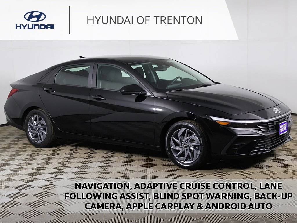 Certified 2024 Hyundai Elantra SEL image 1