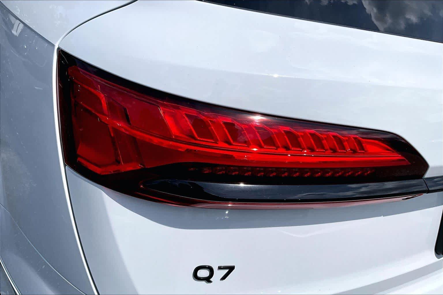 Used 2025 Audi Q7 3.0T Premium Plus AWD/4WD image 29