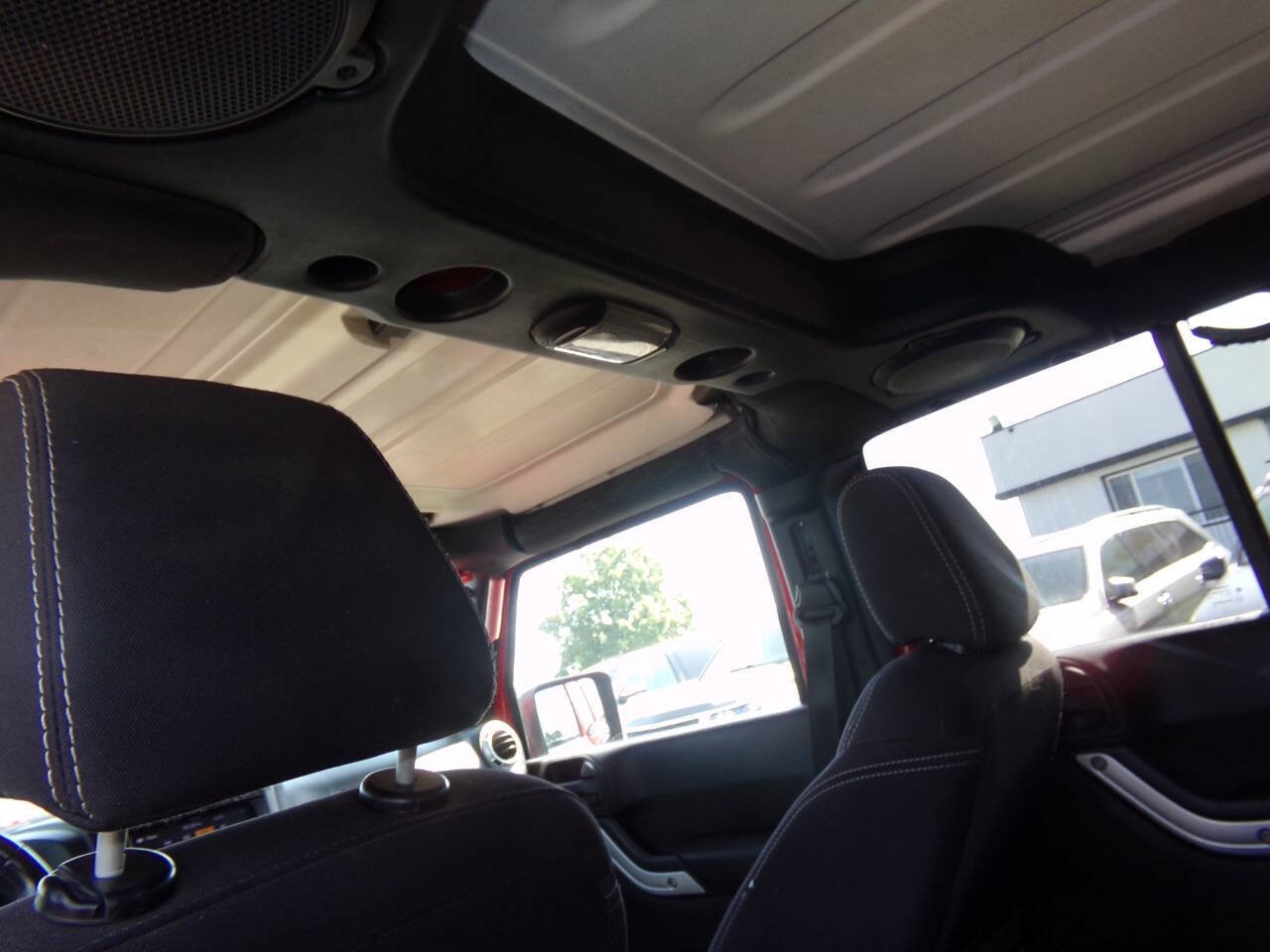 Used 2014 Jeep Wrangler Unlimited Sahara w/ Connectivity Group image 16