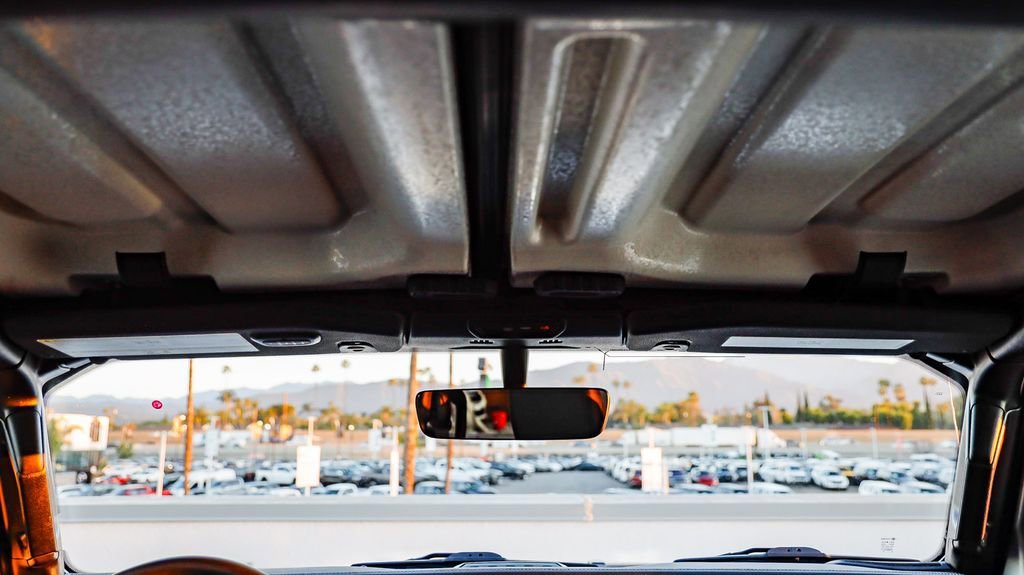 Used 2023 Jeep Wrangler Unlimited Sahara image 19