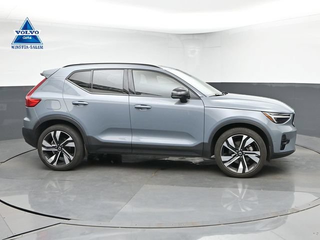 Used 2023 Volvo XC40 B5 Ultimate w/ Protection Package Premier AWD/4WD video 1