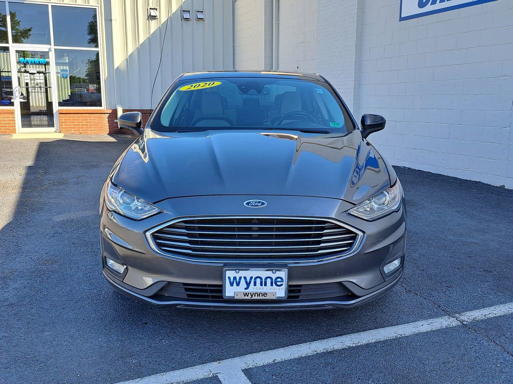 Used 2020 Ford Fusion SE w/ Equipment Group 151A FWD image 2
