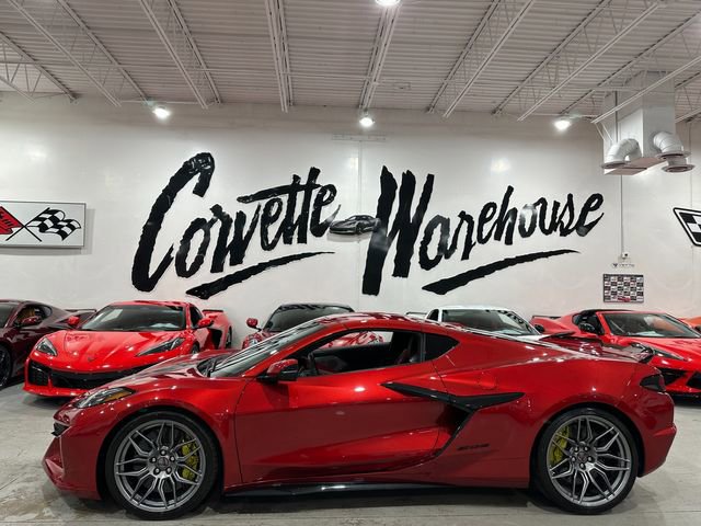 Used 2024 Chevrolet Corvette Z06 RWD image 2