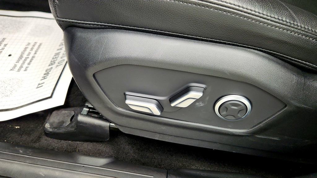 Used 2024 Hyundai Santa Fe Limited image 11