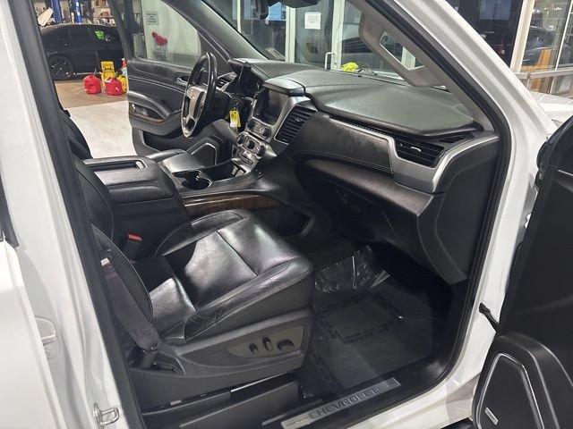 Used 2017 Chevrolet Suburban LT AWD/4WD image 38