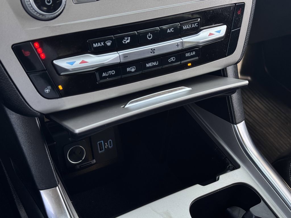 Used 2023 Ford Explorer XLT w/ Equipment Group 202A image 21