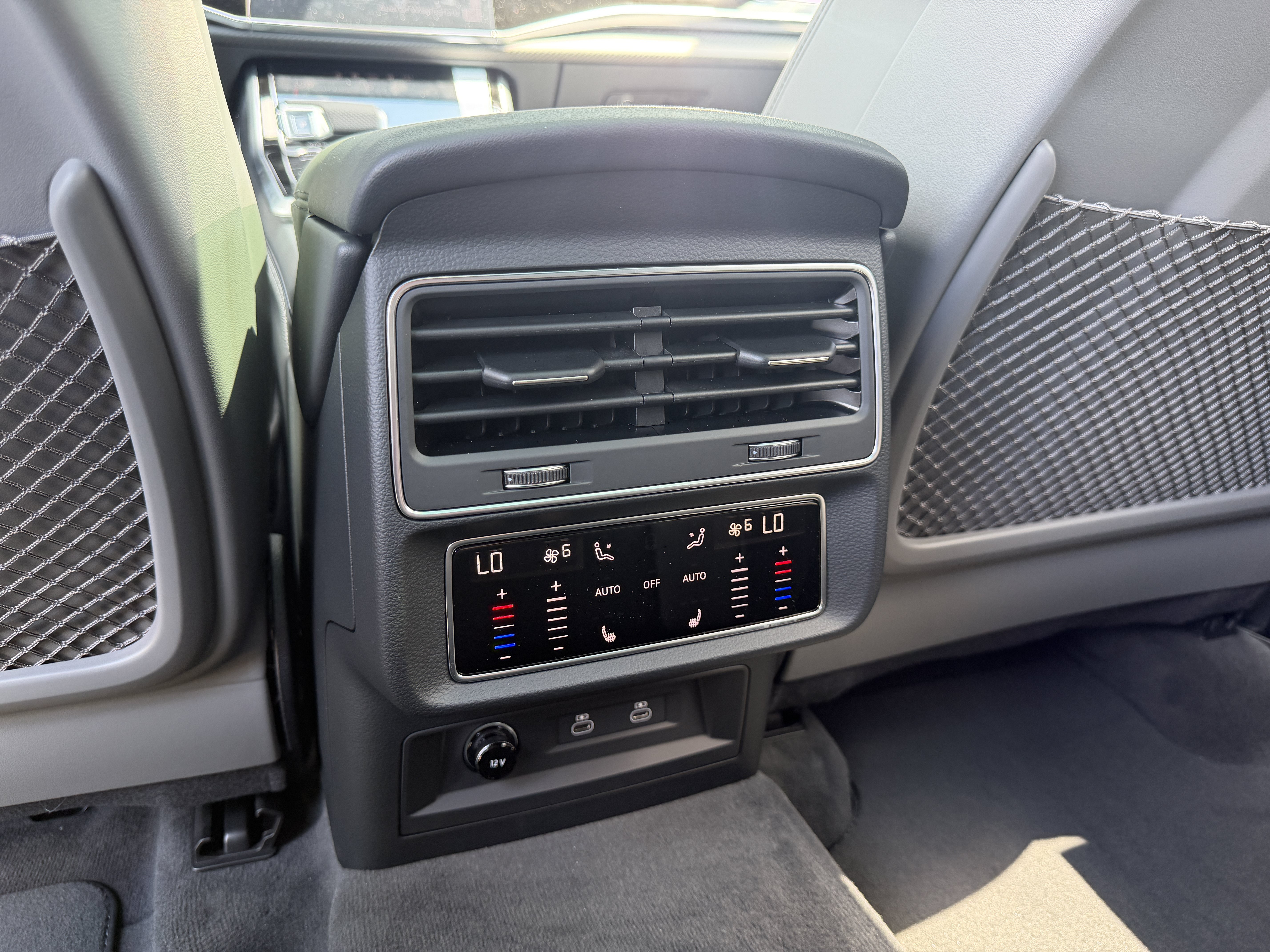New 2026 Audi SQ8 Premium Plus AWD/4WD image 19