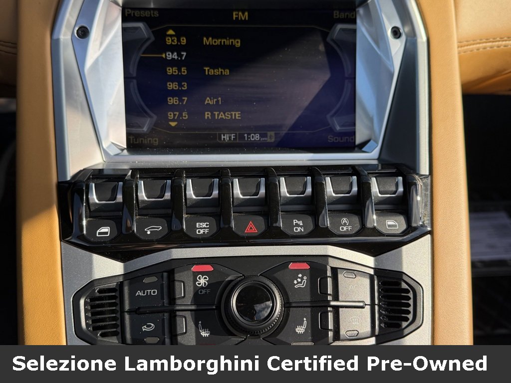 Used 2018 Lamborghini Aventador S image 39