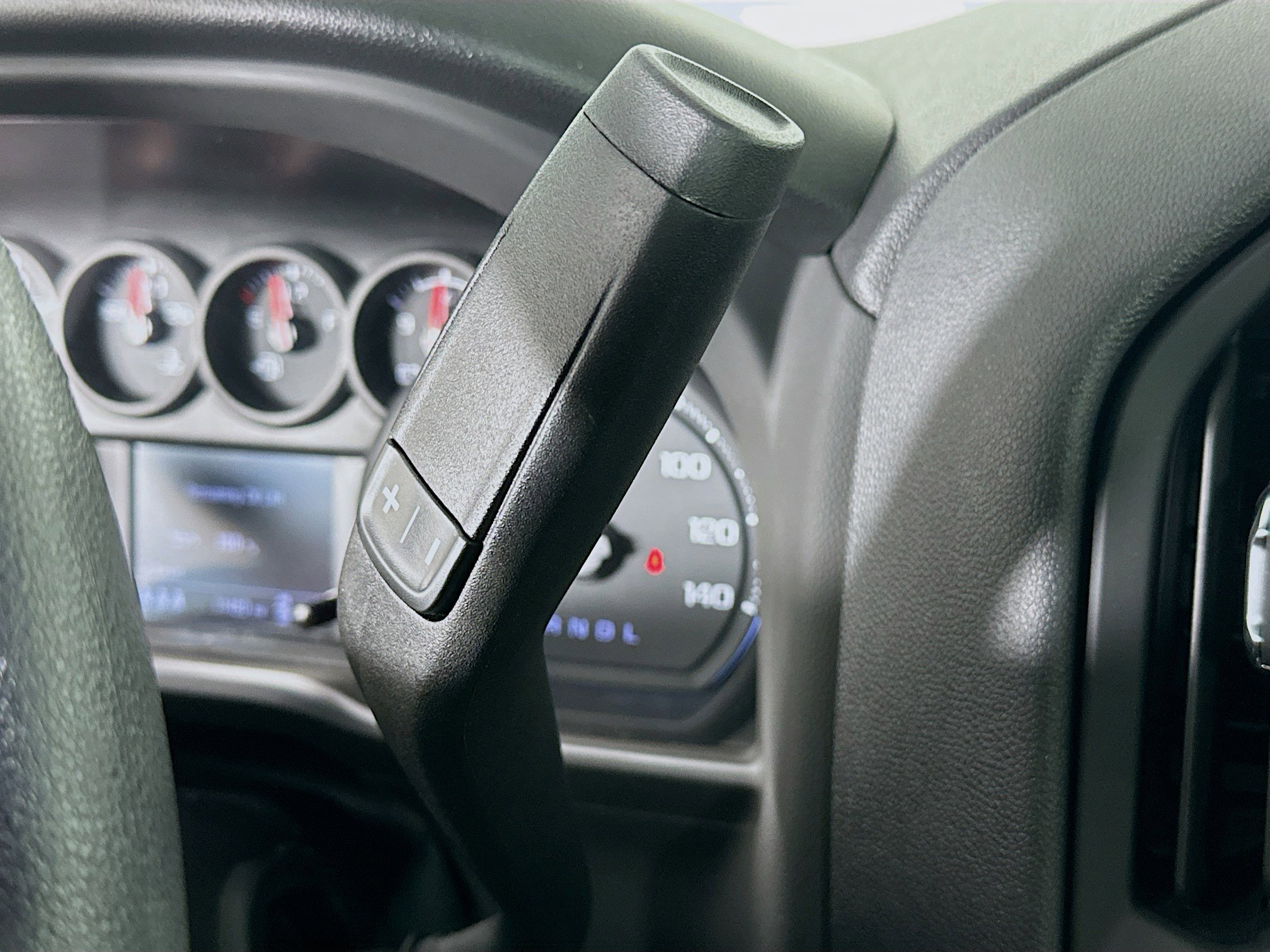 Used 2025 Chevrolet Silverado 1500 Custom image 24