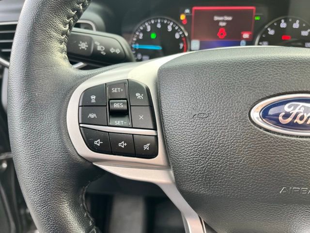 Used 2022 Ford Explorer XLT w/ Equipment Group 202A AWD/4WD image 28
