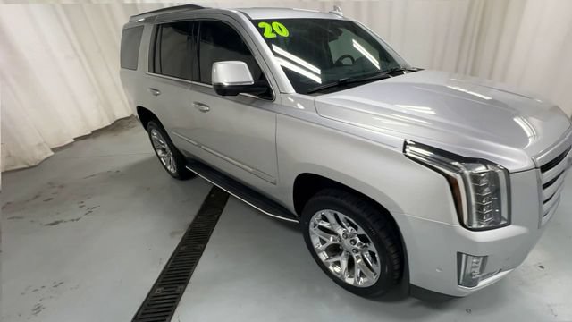 Used 2020 Cadillac Escalade Premium Luxury AWD/4WD image 2