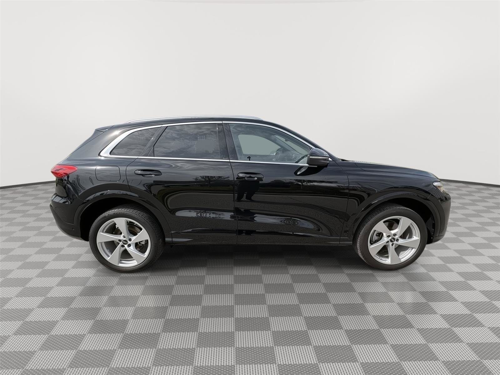 Used 2025 Audi Q5 Premium Plus w/ Premium Plus image 6