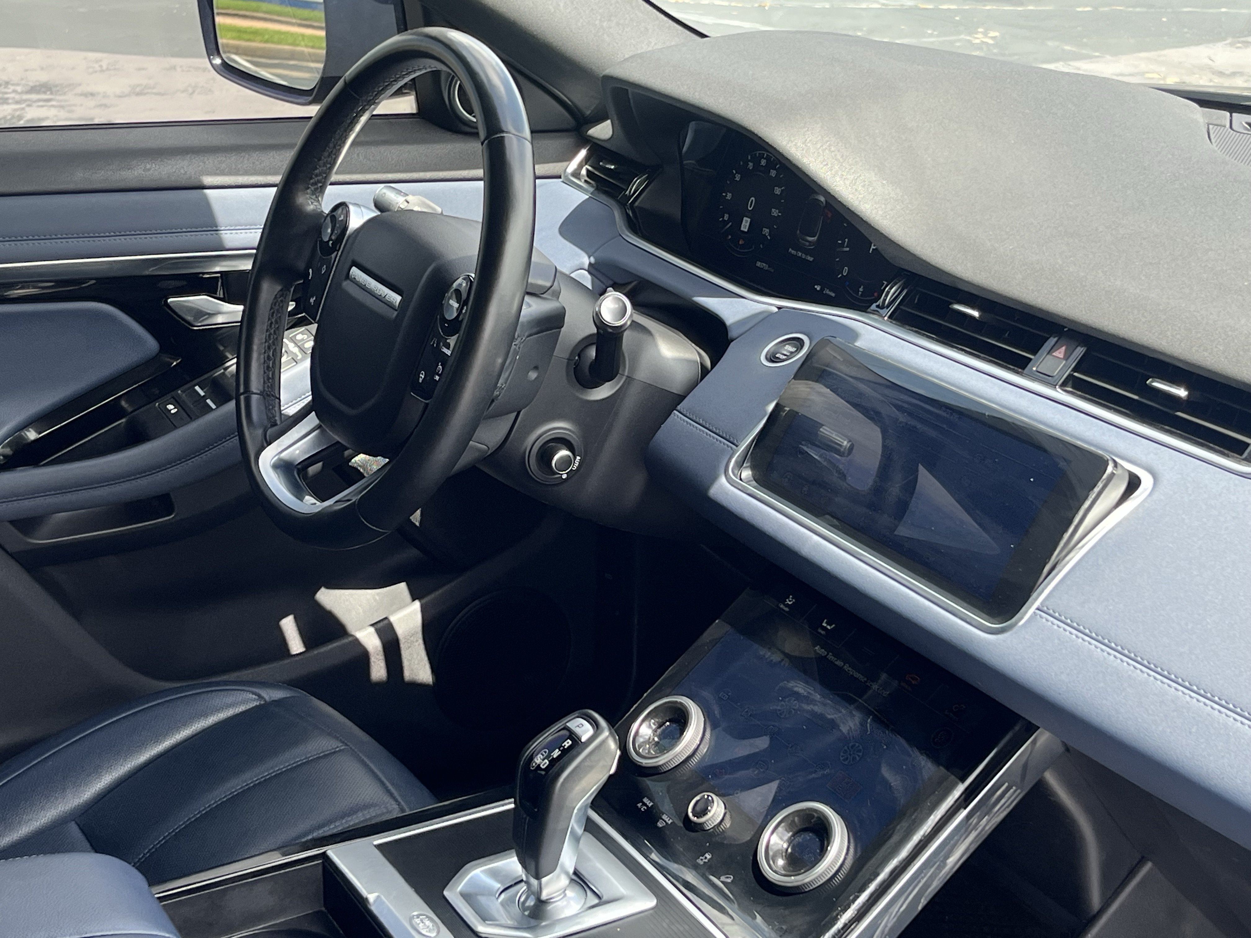 Used 2020 Land Rover Range Rover Evoque SE AWD/4WD image 16