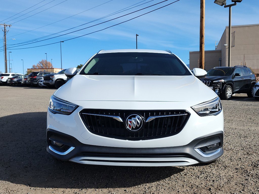 Used 2019 Buick Regal Essence w/ Driver Confidence Package I image 2