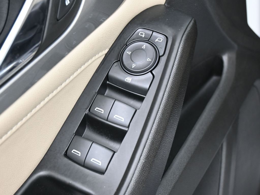 Used 2023 Chevrolet Traverse LS image 13