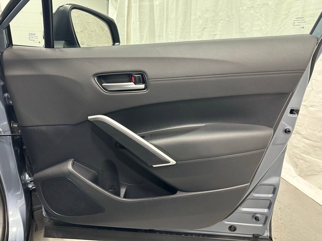 Used 2025 Toyota Corolla Cross XSE image 57