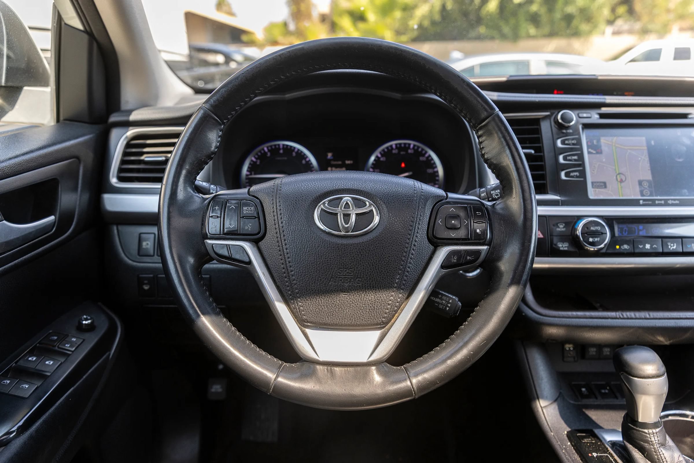 Used 2018 Toyota Highlander XLE FWD image 33