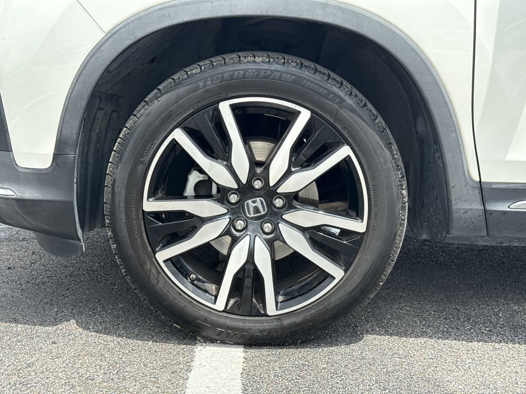 Used 2019 Honda Pilot Touring image 9