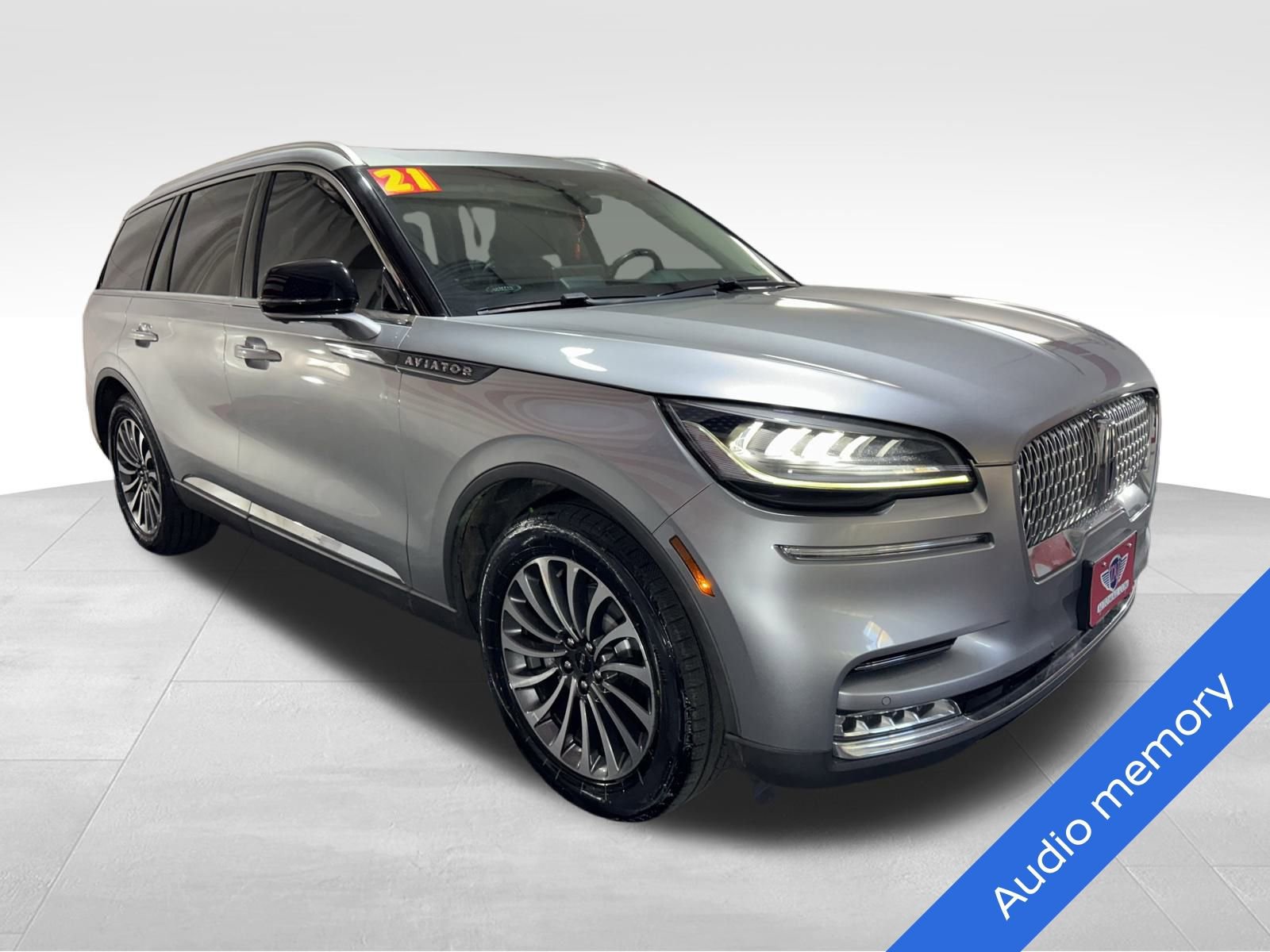 Used 2021 Lincoln Aviator Reserve w/ Elements Package Plus AWD/4WD image 3