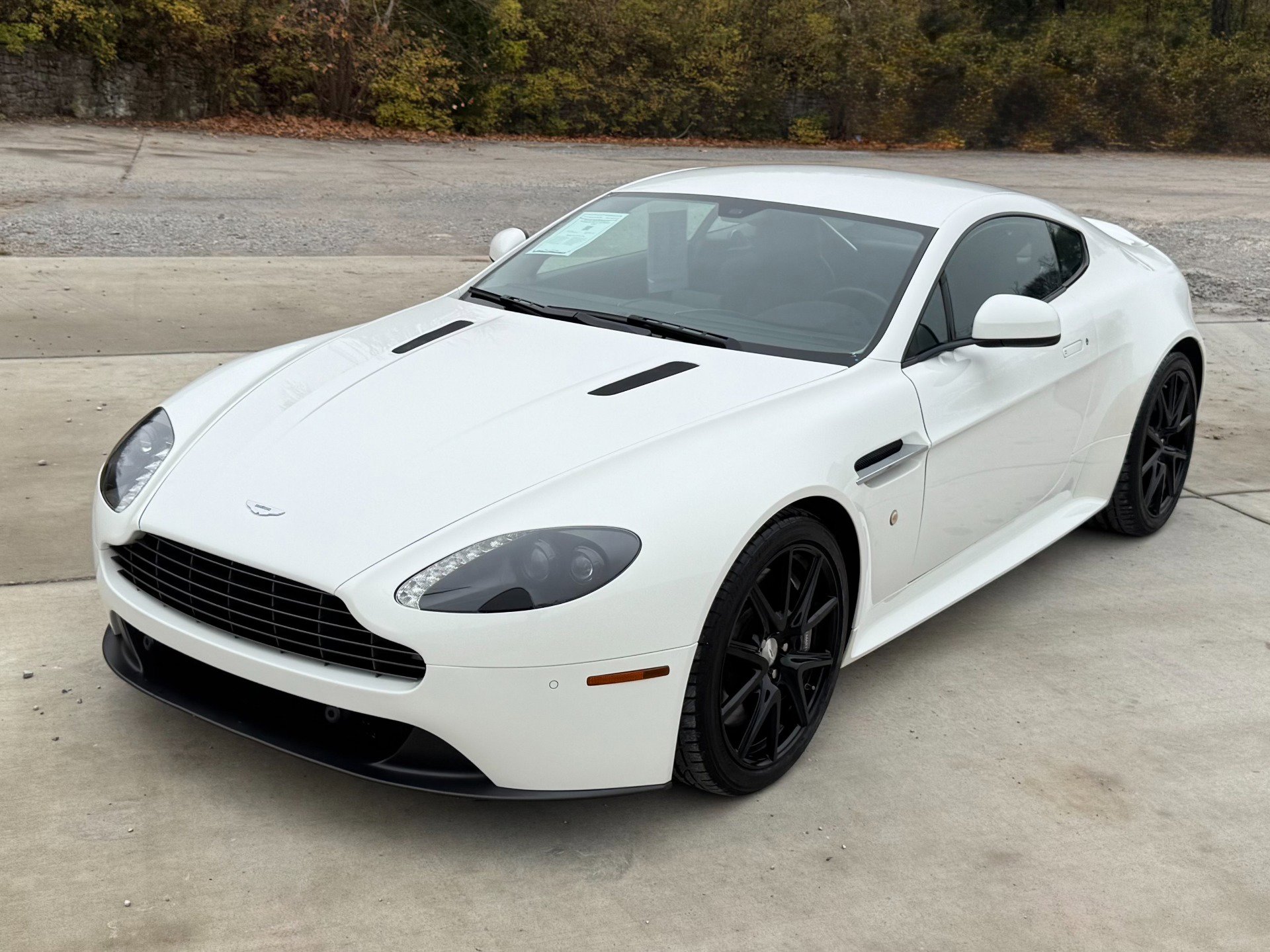 Used 2015 Aston Martin V8 Vantage GT image 2