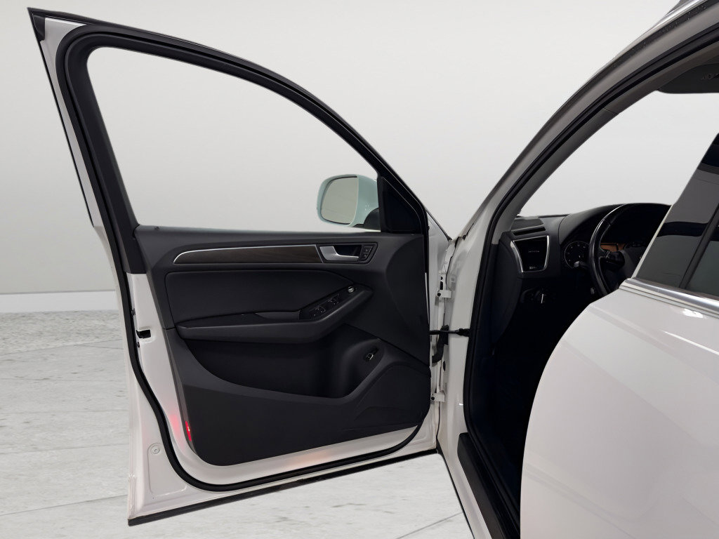 Used 2015 Audi Q5 2.0T Premium image 16