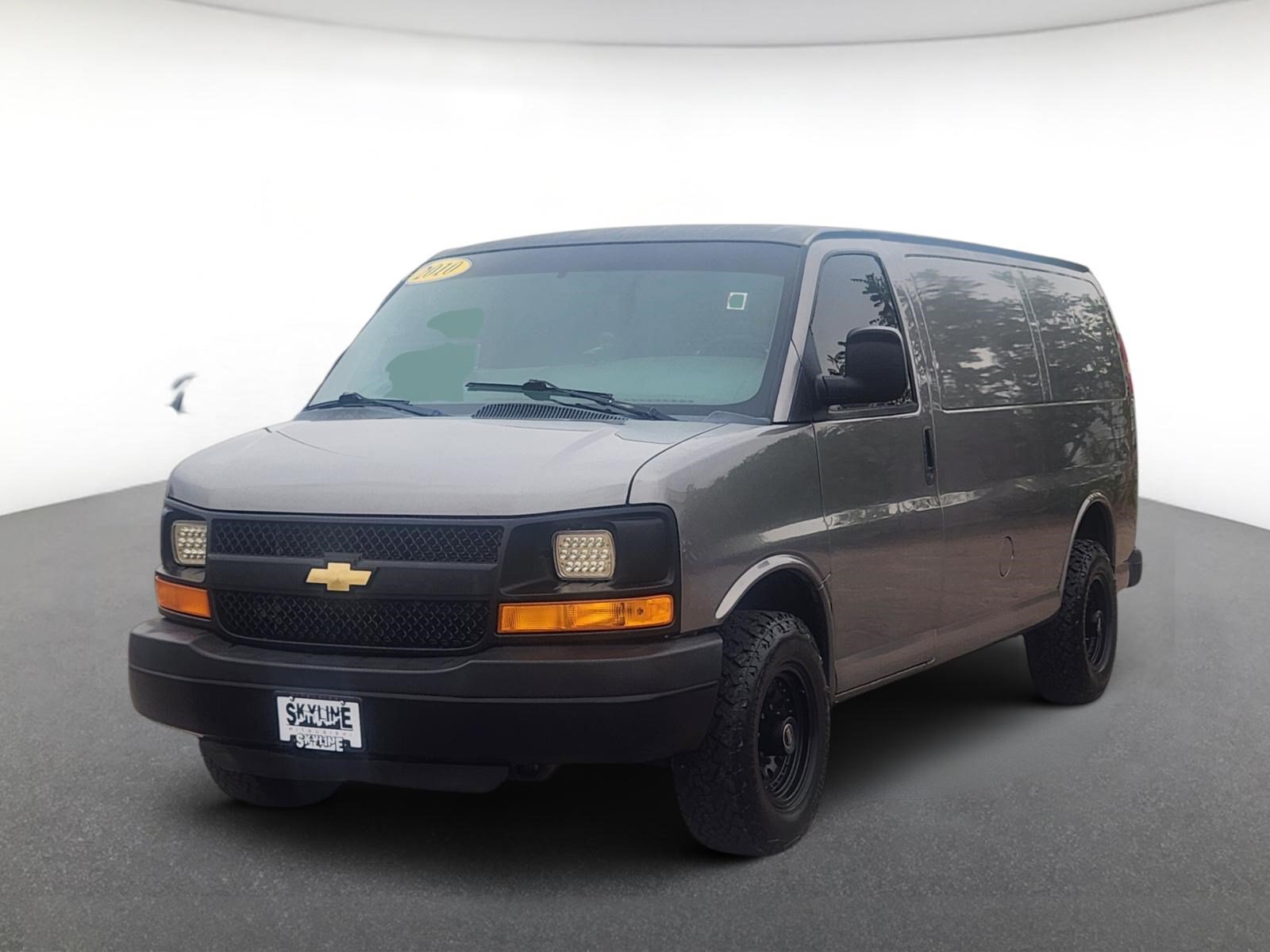 Used 2010 Chevrolet Express 2500 RWD image 2