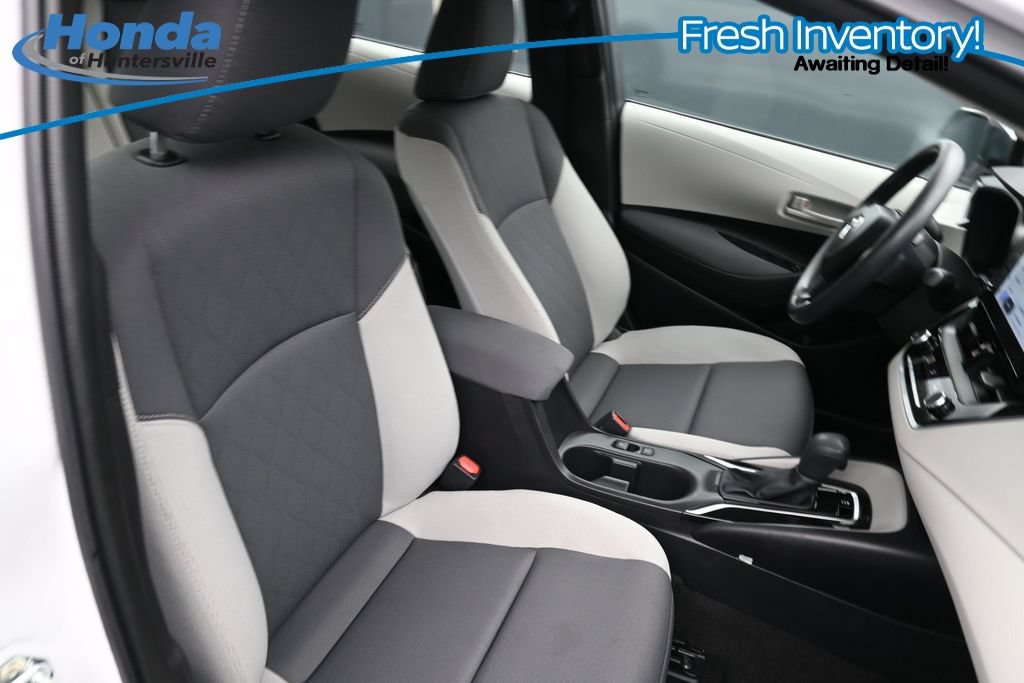 Used 2025 Toyota Corolla LE w/ Convenience Package FWD image 12