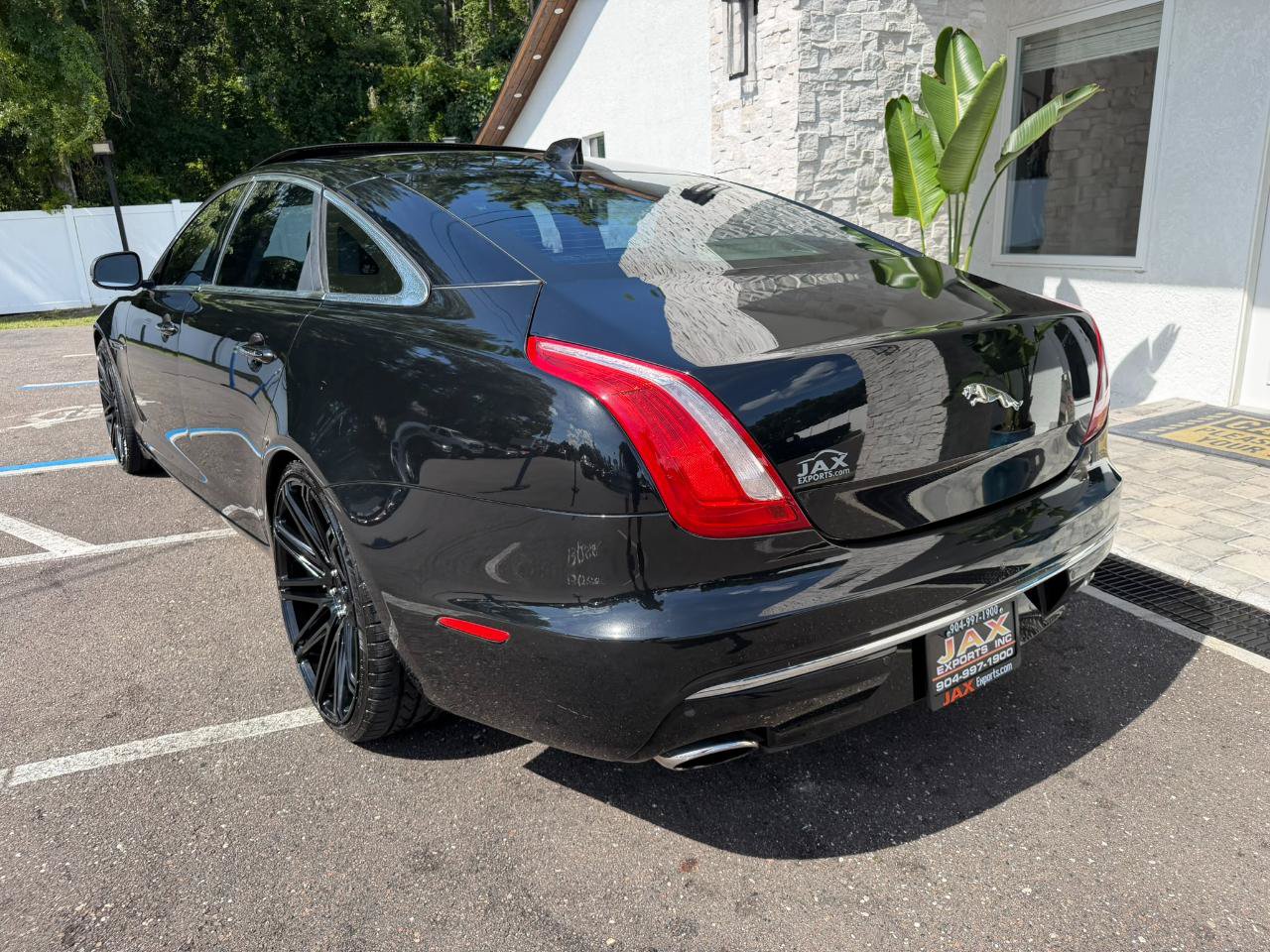 Used 2016 Jaguar XJ L Supercharged RWD image 12