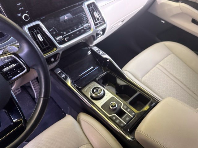 Used 2022 Kia Sorento SX Prestige w/ Panoramic Sunroof Package AWD/4WD image 22