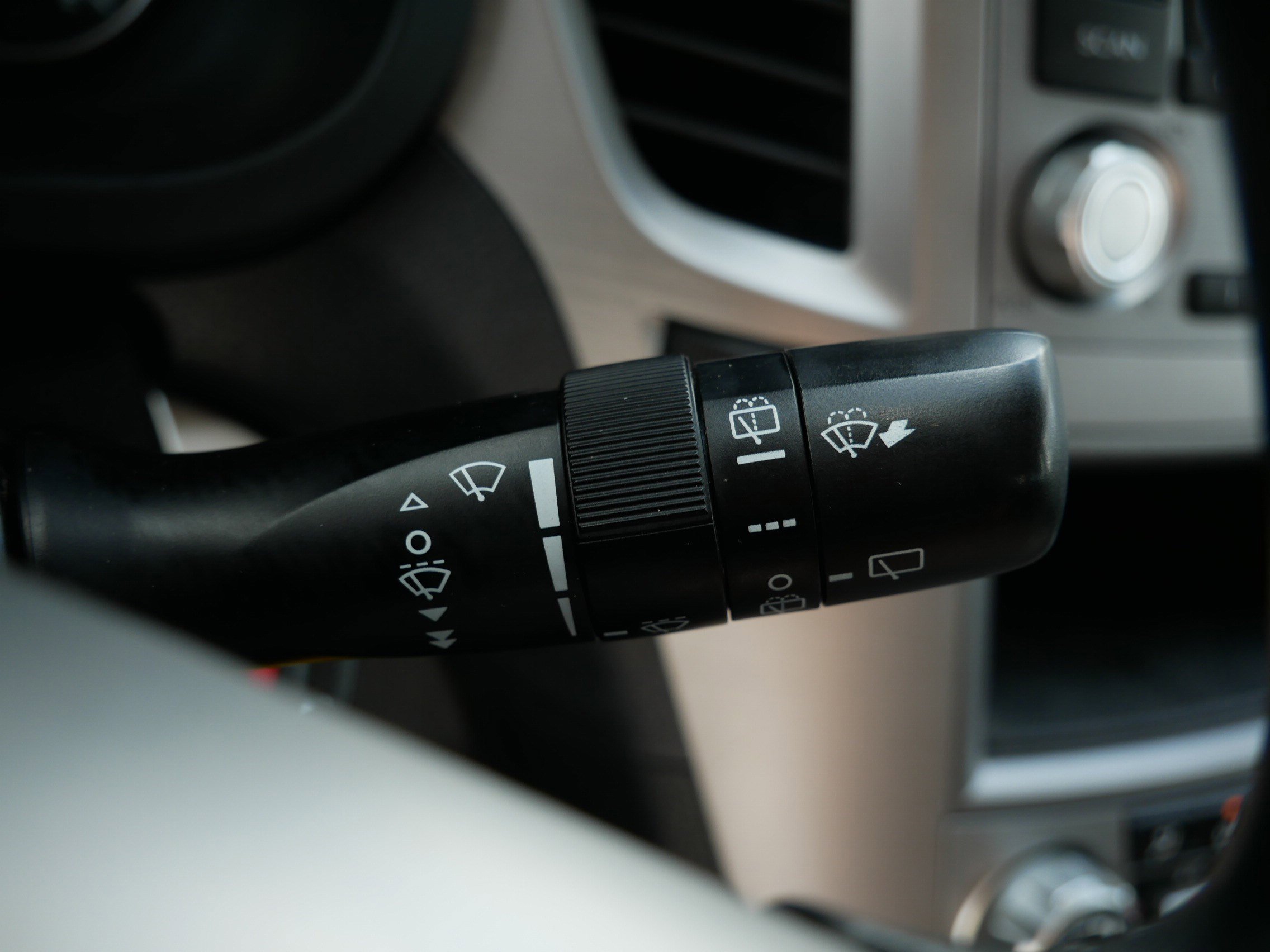 Used 2013 Subaru Outback 2.5i AWD/4WD image 30